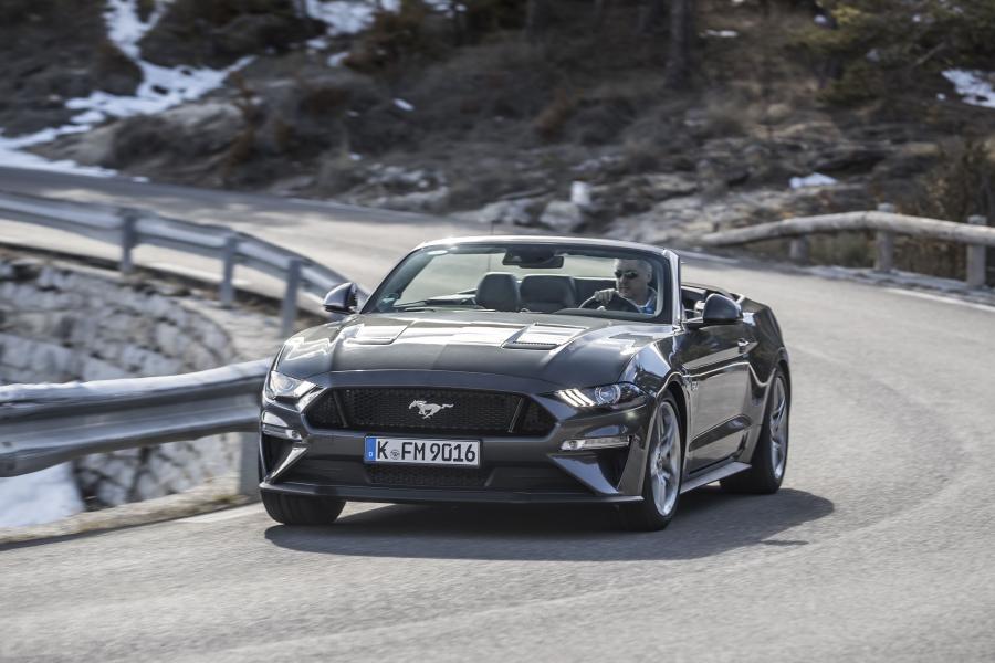  Ford Mustang GT Convertible 2017 года  (EU) (фото 4 из 34)